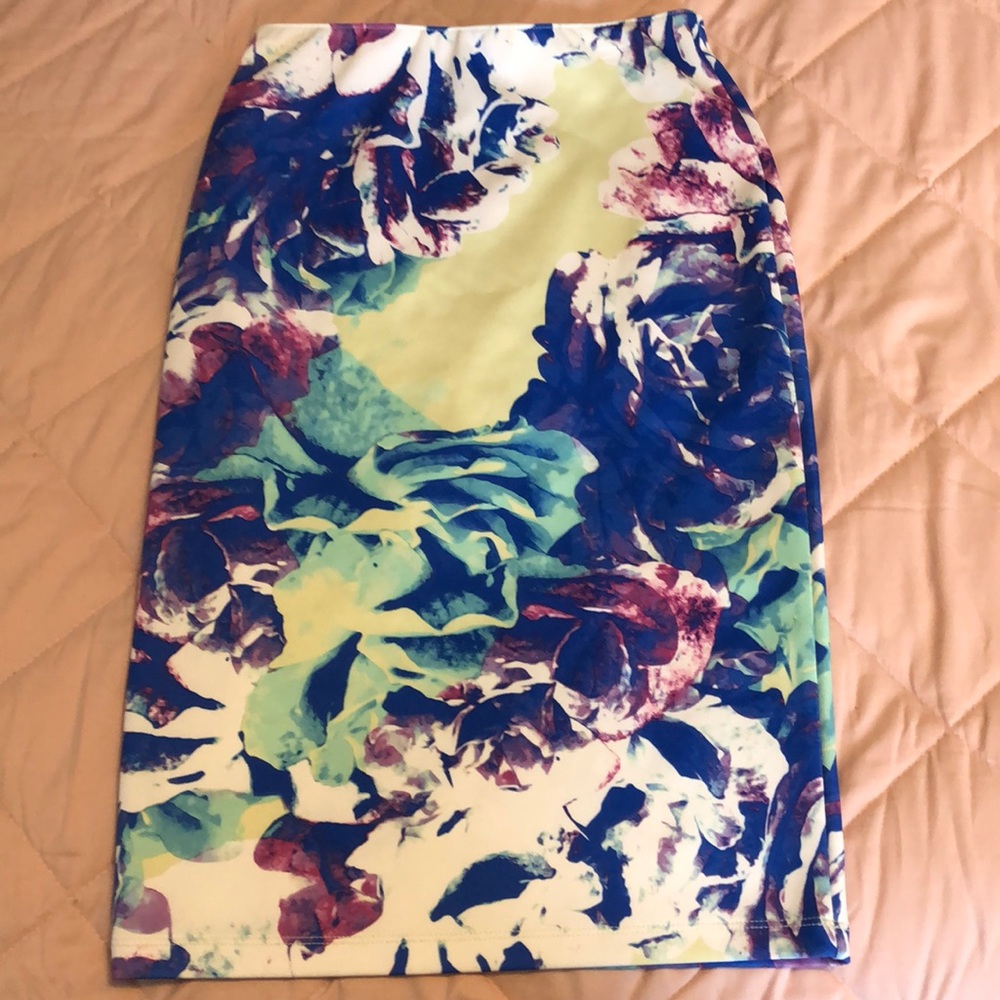 APT 9 Skirt